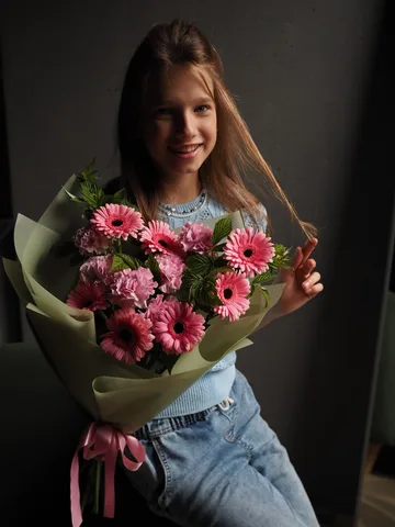 Нежный "Букет первоклассницы" с герберами