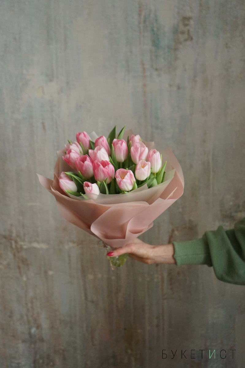Букет розовых тюльпанов от 5 шт