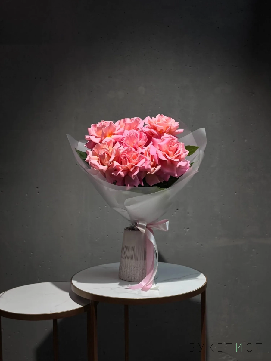 Эффектный букет из персиковых вывернутых роз Эффектный букет из персиковых вывернутых роз