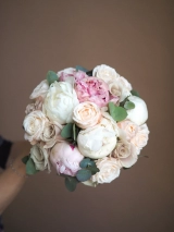 Букет невесты с голландскими пионами и пудровыми розами