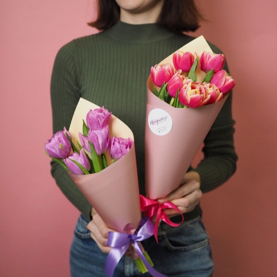 Букет пионовидных тюльпанов в стильной упаковке от 50 шт