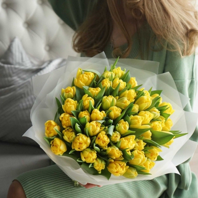 Букет желтых пионовидных тюльпанов