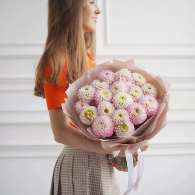 Букет фермерских георгин сорта Dahlia Linda's Baby