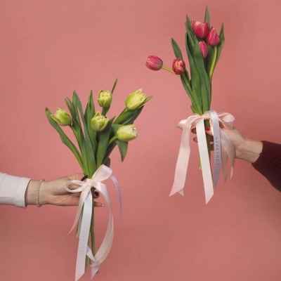 Букет пионовидных тюльпанов под ленту от 30 шт