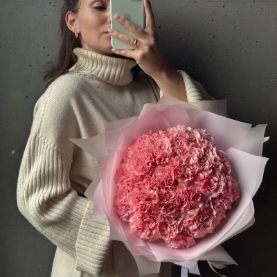 Букет из нежно-розовых гвоздик