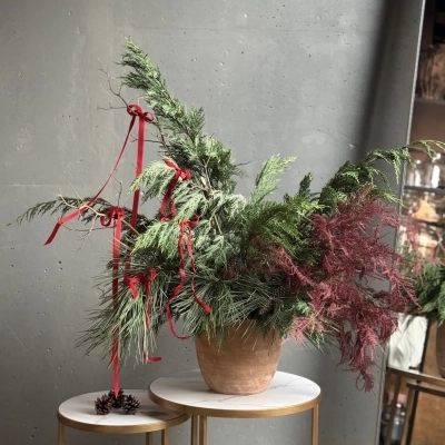 Новогодняя композиция в большом керамическом кашпо "Северный ветер" Новогодняя композиция в большом керамическом кашпо "Северный ветер"