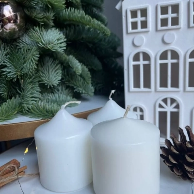 Набор низких белых свечей 3 шт