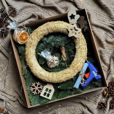 Набор "Сделай сам" для сборки новогоднего венка - В гостях у сказки