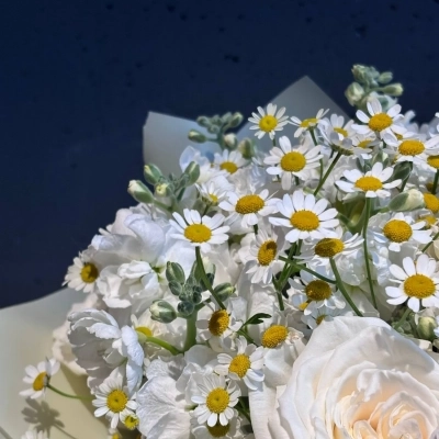 Нежный букет с ромашками