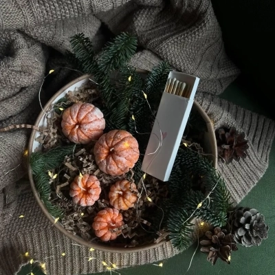 Новогодний подарочный набор микс больших и маленьких свечей "Мандаринка"