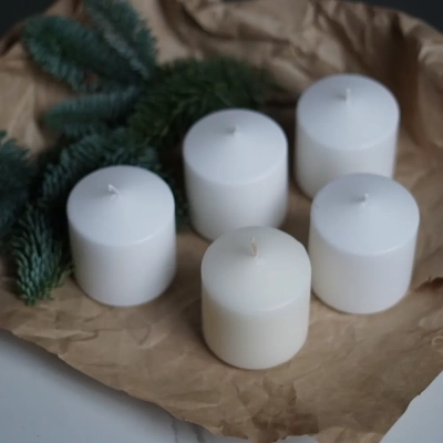 Набор низких белых свечей 5 шт Набор низких белых свечей 5 шт