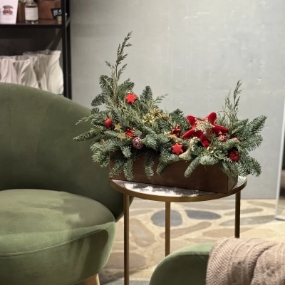 Еловая композиция на стол "Бархатный сезон" Еловая композиция на стол "Бархатный сезон"