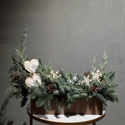 Настольная композиция из ели "Снежное сердце" Настольная композиция из ели "Снежное сердце"