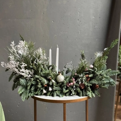 Дизайнерская композиция XL из живой ели "Ванильный декабрь"