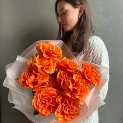 Букет ажурных роз сорта Карнелиан