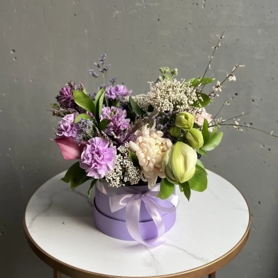 Композиция в шляпной коробке "Нимфа мечтает..."