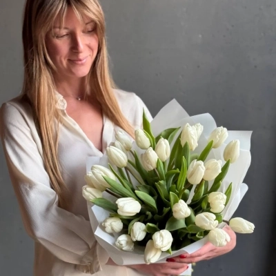 Букет белых тюльпанов от 5 шт