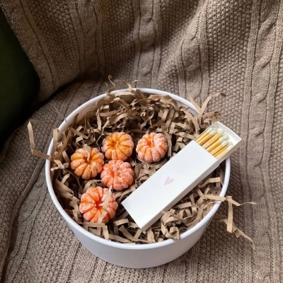 Подарочный набор с мини-свечками "Мандаринка" Подарочный набор с мини-свечками "Мандаринка"