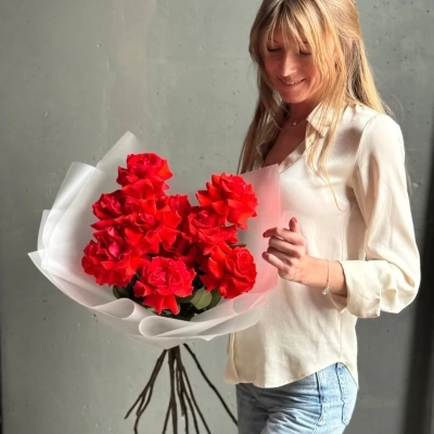 Эффектный букет из роз сорта Nina Эффектный букет из роз сорта Nina