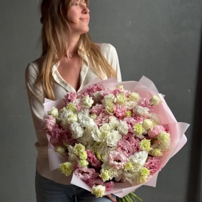 Большой букет махровых эустом пастельных оттенков 39 шт Большой букет махровых эустом пастельных оттенков 39 шт