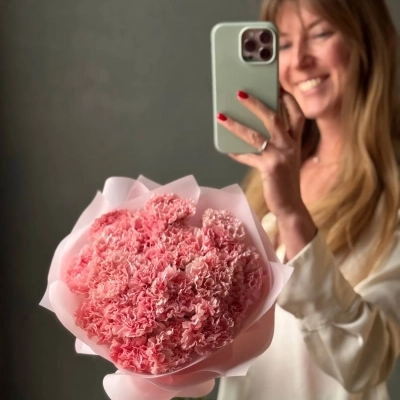 Букет из нежно-розовых гвоздик Букет из нежно-розовых гвоздик