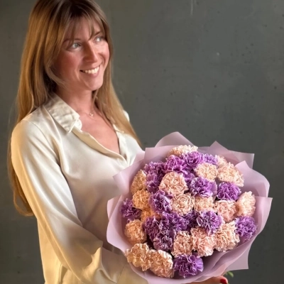 Букет гвоздик разных оттенков Букет гвоздик разных оттенков