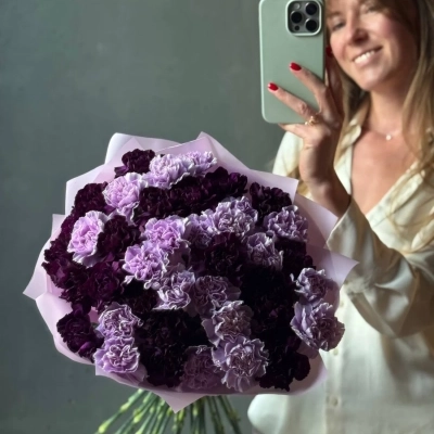 Букет из гвоздик "Со вкусом ежевики"