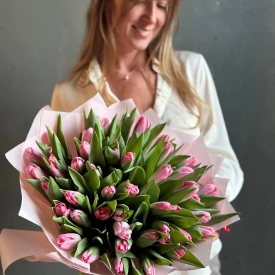 Букет розовых тюльпанов сорта Династия