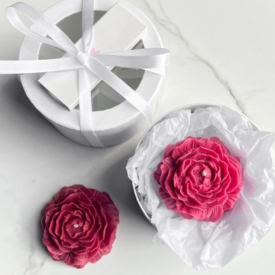 Свеча "Пион" ручной работы