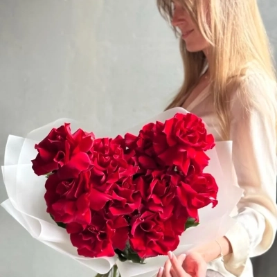 Эффектный букет из роз сорта Explorer