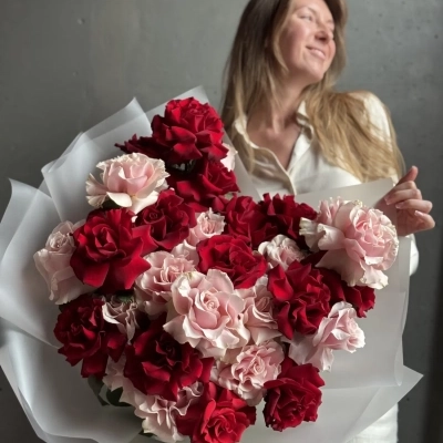 Большой букет из эквадорских роз "Ты просто космос" Большой букет из эквадорских роз "Ты просто космос"