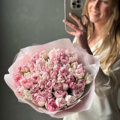 Букет кремовых пионовидных тюльпанов Фокстрот