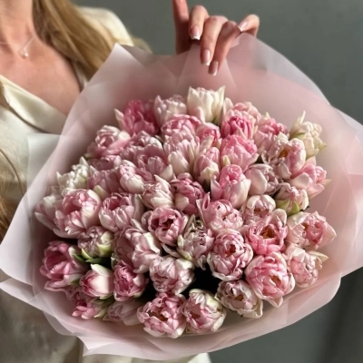 Букет кремовых пионовидных тюльпанов Фокстрот