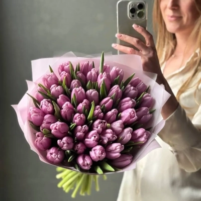 Монобукет лавандовых тюльпанов сорта Агрос