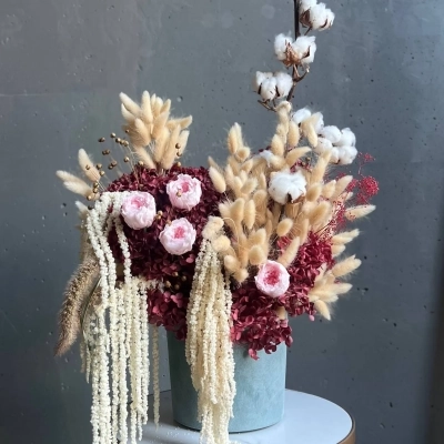 Интерьерная композиция "Вишневый бисквит"