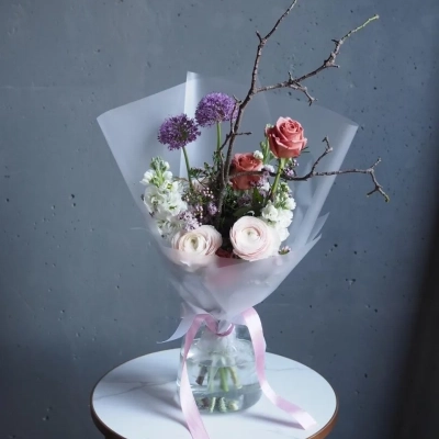 Авторский букет с аллиумом "Pink Floyd" Авторский букет с аллиумом "Pink Floyd"