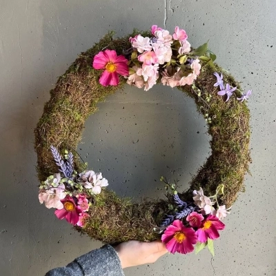 Пасхальный венок для интерьера