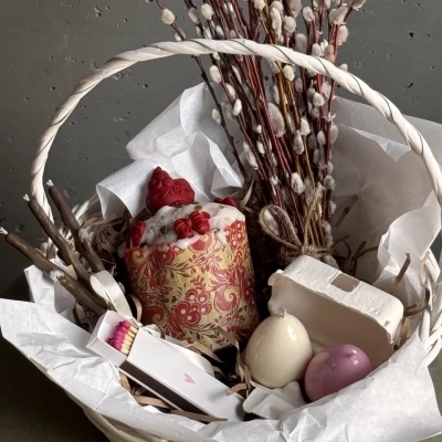 Плетёная корзина к Пасхе с куличом Плетёная корзина к Пасхе с куличом