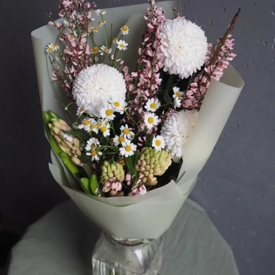 Авторский букет с гиацинтами "Мия" Авторский букет с гиацинтами "Мия"