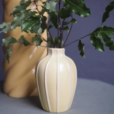 Интерьерная ваза "Лимон" с узким горлом