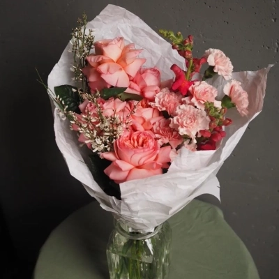 Авторский букет "Бабл-гам" с ажурными розами