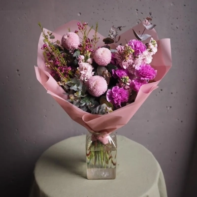 Авторский букет "Черничное мороженое" с хризантемами Авторский букет "Черничное мороженое" с хризантемами