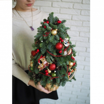 Новогодняя елочка из натуральной хвои с винтажными игрушками в кашпо, 45 см